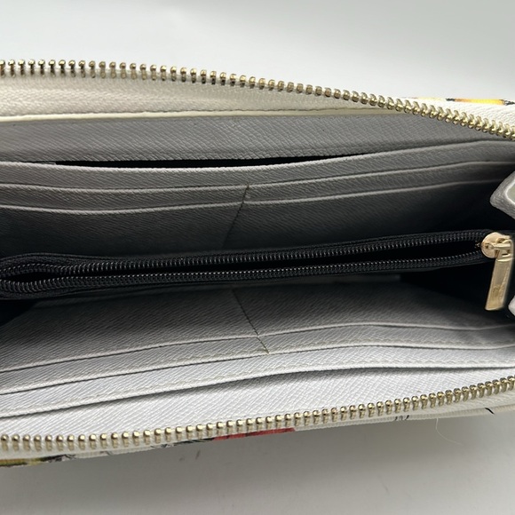 Imoshion vegan floral print wristlet wallet - Picture 5 of 6